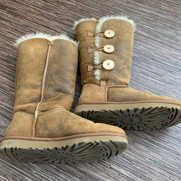 UGG tall boots - Picture 3 of 7